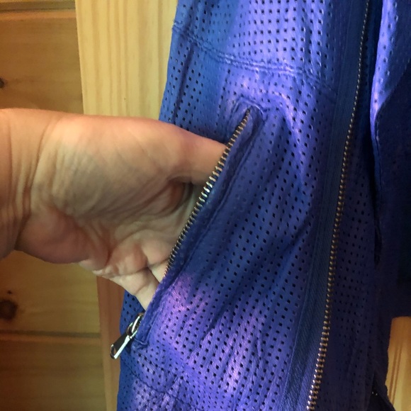 Brand new, no tags leather vest. - Picture 6 of 8